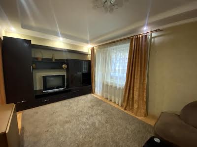 квартира за адресою Вербова, 38
