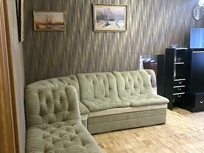 квартира за адресою Каштанова вул., 4