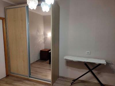 квартира за адресою Озерна вул., 16