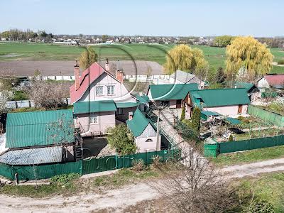 дом по адресу с. Перемога, садова, 8