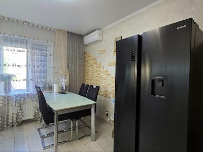 квартира за адресою Озерна вул. (Червоних Майовщиків), 35