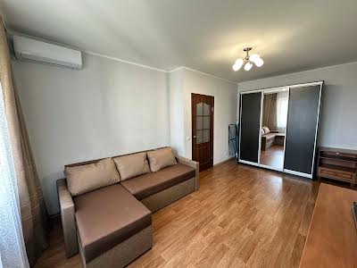 квартира по адресу Софии Русовой ул., 5Б