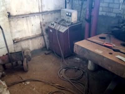 комерційна за адресою Різдвяна вул., 298