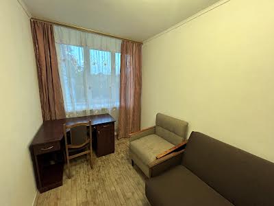 кімната за адресою Орлина вул., 8а