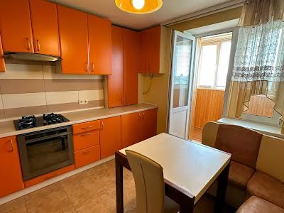 квартира за адресою Теплична вул., 42
