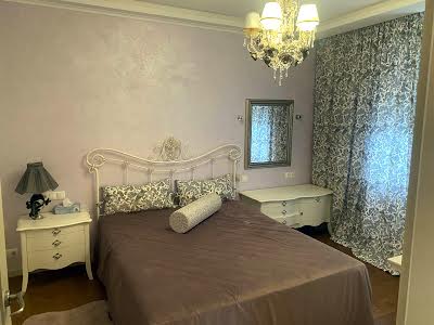 квартира за адресою Дегтярівська вул., 25а к1