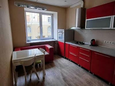 квартира за адресою Кооперативна вул., 13/2