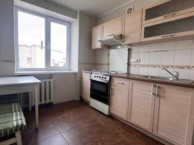 квартира за адресою Новопирогівська вул., 25
