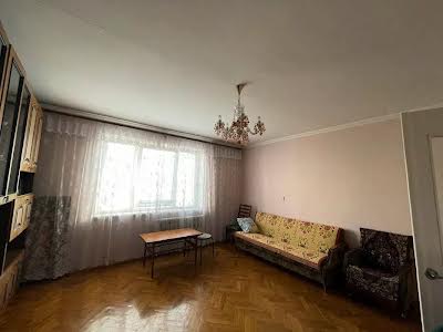 квартира за адресою Коломийська вул., 10