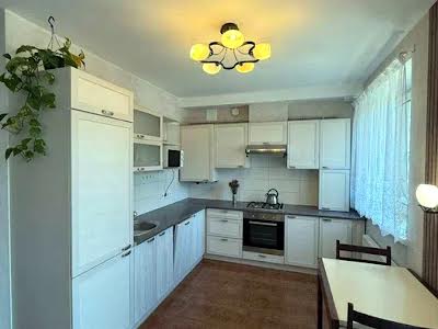 квартира за адресою Джерельна вул., 75