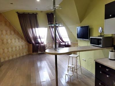квартира за адресою Середньофонтанська вул., 19-А