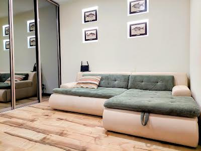 квартира за адресою Регенераторна вул., 4