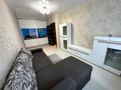 квартира за адресою Українська вул., 83-б