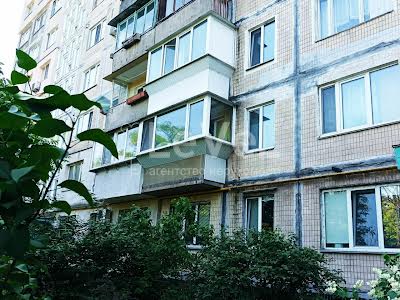 квартира за адресою Космонавта Поповича вул. (Космонавта Волкова), 4