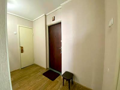 квартира за адресою Симиренка вул., 12-Б