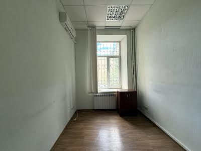 комерційна за адресою Євгена Чикаленка вул. (Пушкінська), 25