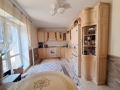 квартира за адресою Лепкого, 8
