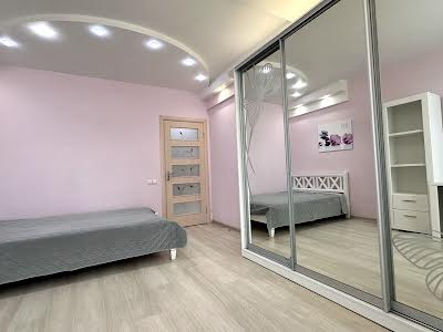 квартира за адресою Регенераторна вул., 4
