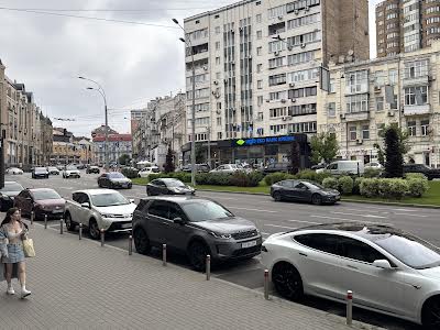 квартира за адресою Басейна вул., 12