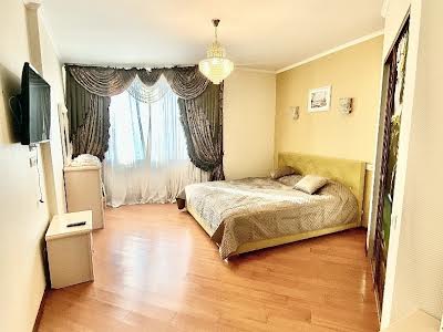 квартира за адресою Дніпровська набережна вул., 25