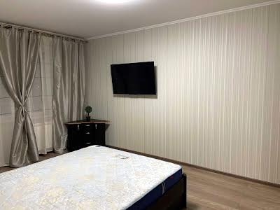 квартира по адресу Ревуцкого ул., 42-А