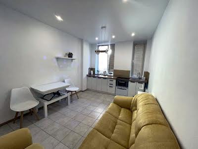 квартира за адресою Регенераторна вул., 4