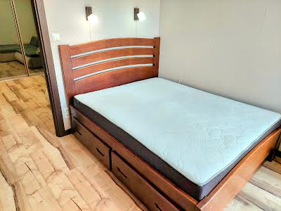 квартира за адресою Регенераторна вул., 4