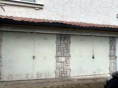 квартира за адресою Карпатська вул., 15а
