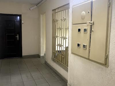 квартира по адресу Ревуцкого ул., 35