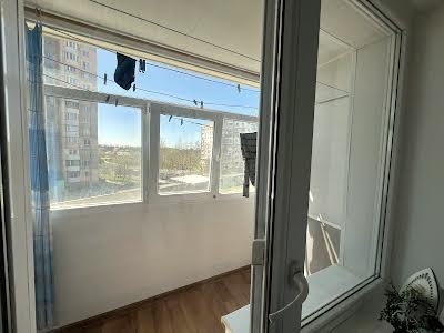 квартира за адресою Олега Ольжича вул. (Ленінградська), 7а