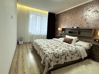 квартира за адресою Височана вул., 18