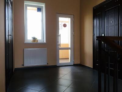 комерційна за адресою Луценка вул., 7