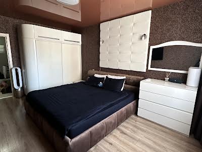 квартира по адресу Володимирська ул., 1