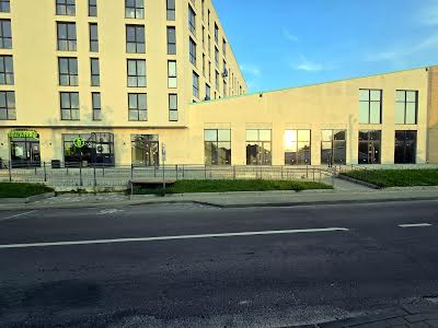 комерційна за адресою Новознесенська вул., 4