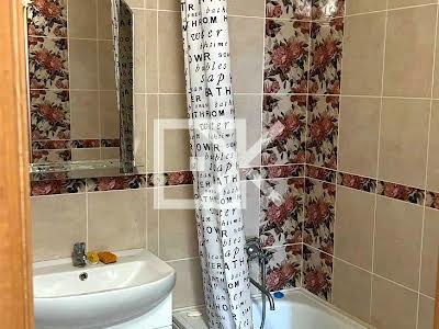 квартира за адресою Соломії Крушельницької вул., 13