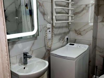 квартира за адресою Регенераторна вул., 4