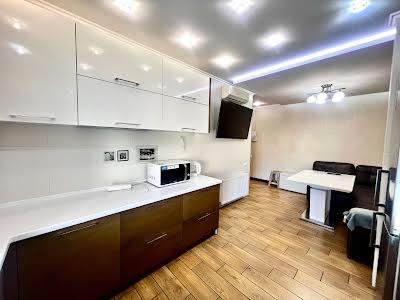 квартира за адресою Чорновола вул., 29
