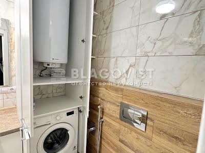 квартира по адресу Софии Русовой ул., 5