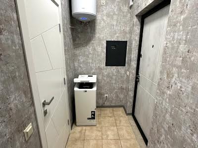 квартира за адресою Відродження, 3б