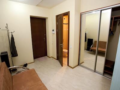 квартира за адресою Панаса Мирного вул., 8