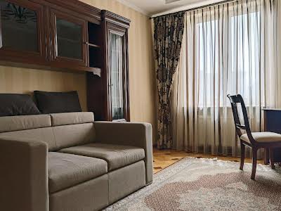 квартира за адресою Осіння вул., 33