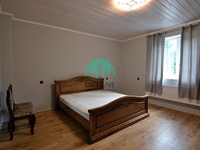 коммерческая по адресу Зарічна, 38