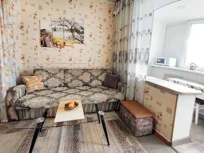 квартира по адресу Ревуцкого ул., 19/1