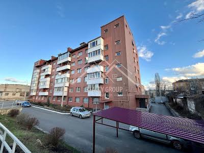 квартира за адресою Перлинна вул., 8Б