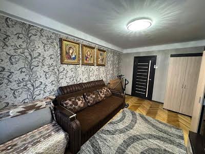 квартира по адресу Строителей ул., 12-Б