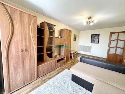 квартира за адресою Павла Тичини просп., 6