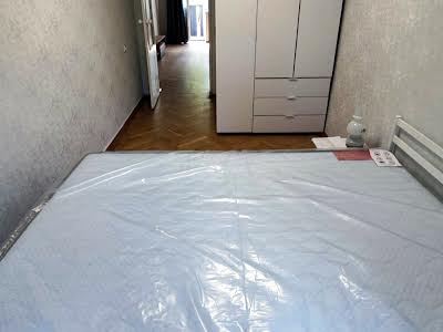 квартира за адресою Олени Теліги вул., 15