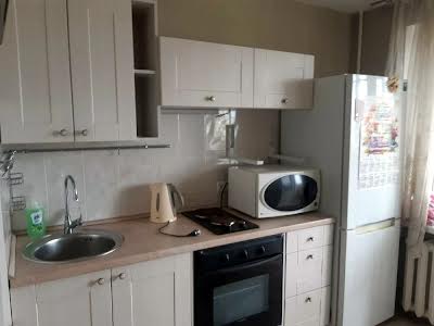 квартира за адресою Героїв просп., 33