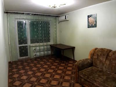 квартира за адресою житловий масив Тополя-3 вул., 8