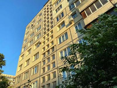 квартира за адресою Героїв полку 